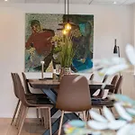 別荘 Modern House With Space For Relaxation *