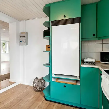 Modern House With Space For Relaxation 別荘 Åkirkeby