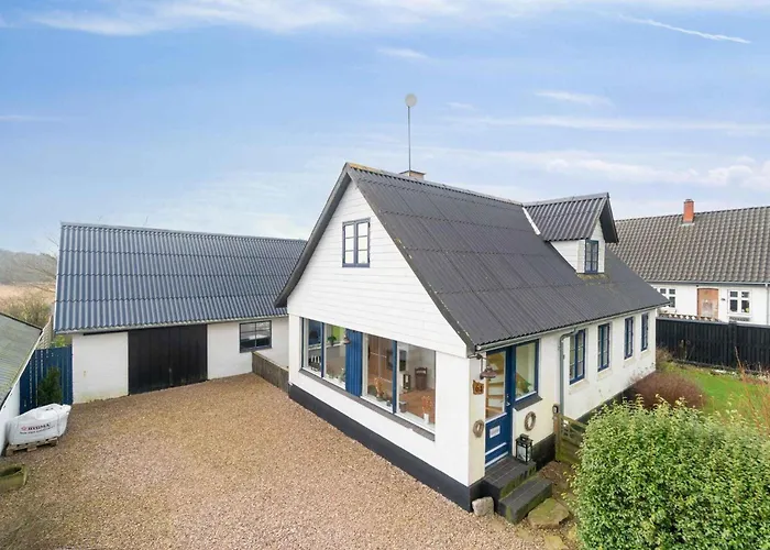Modern House With Space For Relaxation Hébergement de vacances